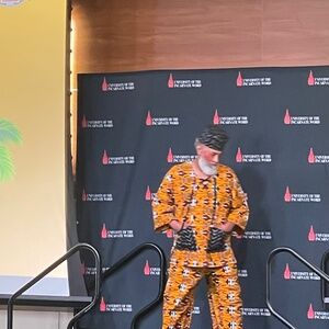 2 Pc Tunic, Men - Medium, Female - Size Medium Yellow with Black pockets , Hat